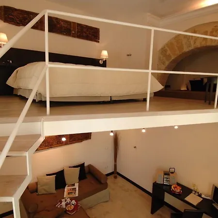 Ucciardhome Hotel 